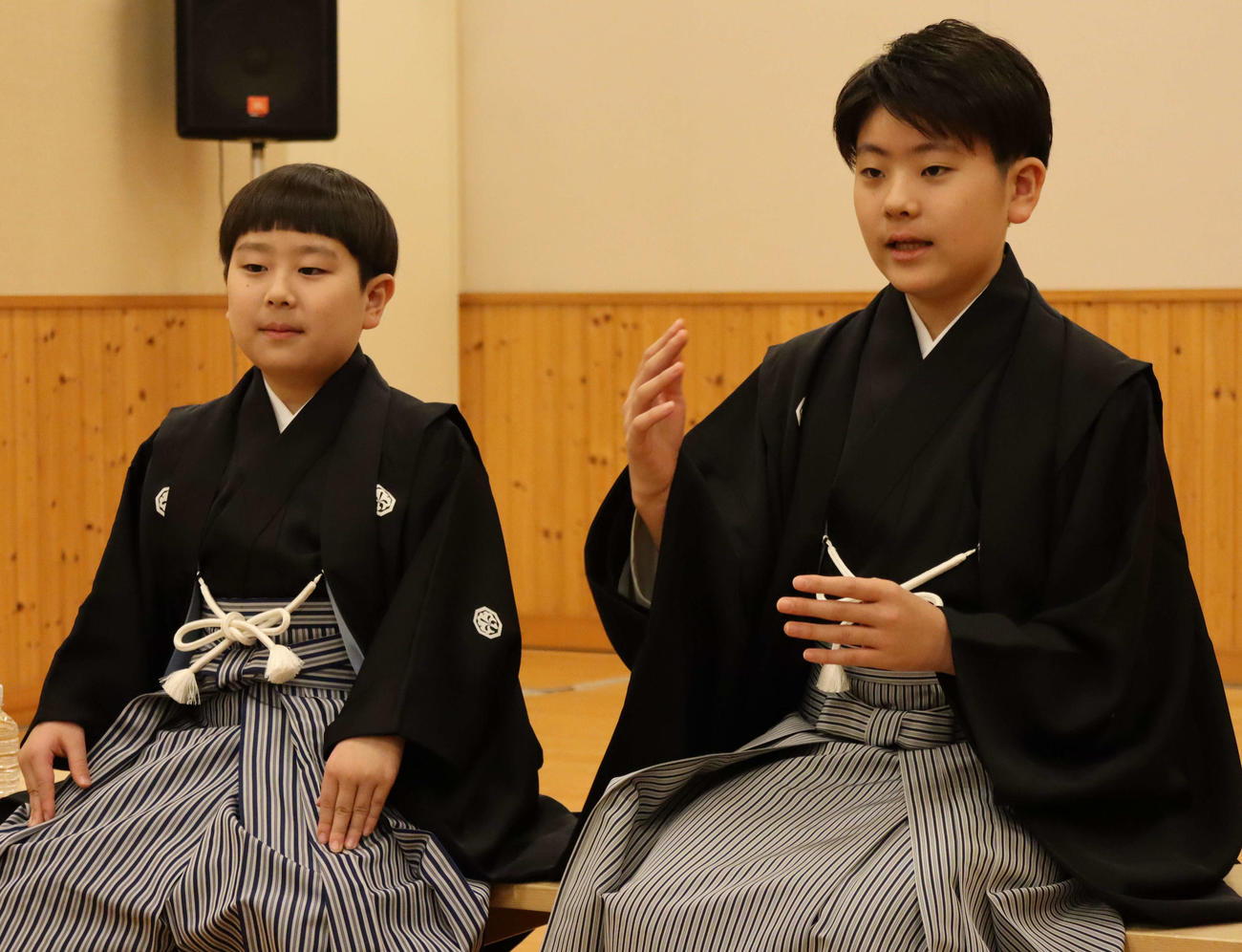 「唐茄子屋　不思議国之若旦那」の出演を振り返る中村勘太郎（右）と中村長三郎