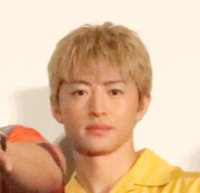 佐野玲於（2023年8月撮影）