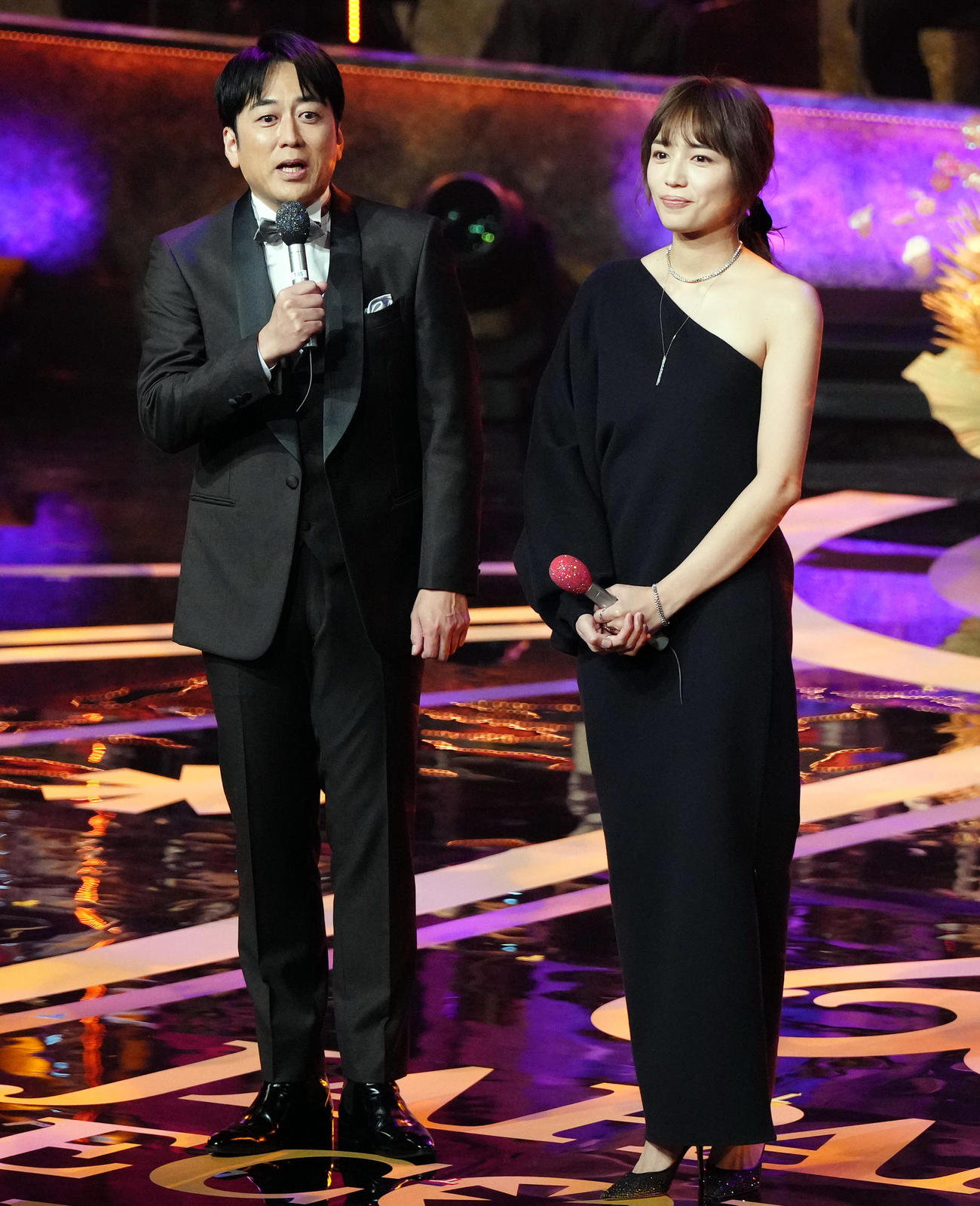 司会を務めるTBS安住紳一郎アナウンサー（左）と川口春奈（撮影・江口和貴）