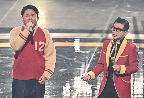 紅白歌合戦】有吉弘行「白い雲のように」を藤井フミヤと披露 猿岩石 