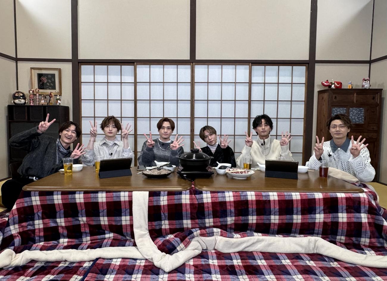 大みそかに生配信を行ったKis－My－Ft2。左から宮田俊哉、玉森裕太、二階堂高嗣、千賀健永、藤ケ谷太輔、横尾渉
