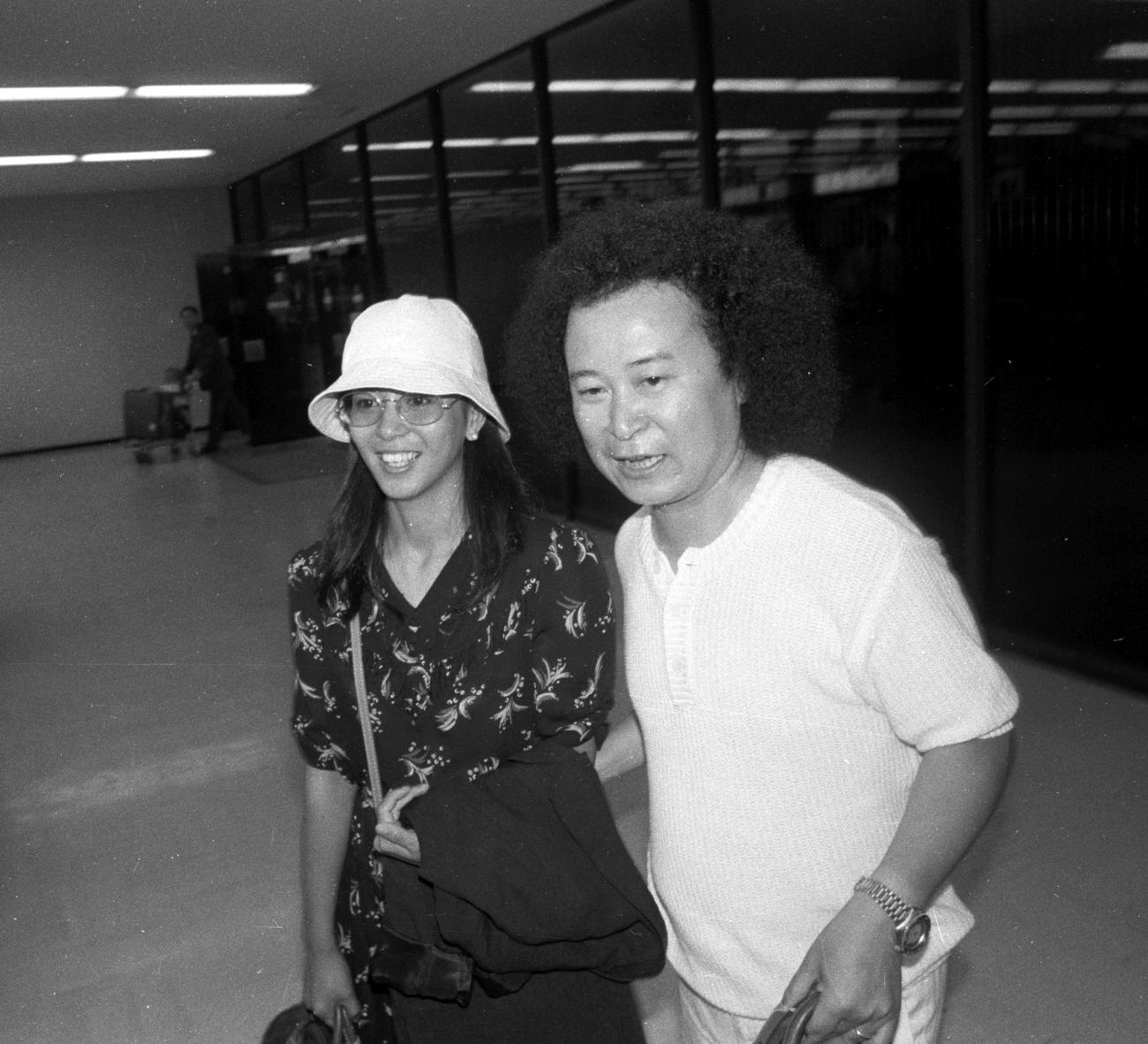 79年6月、新婚旅行から帰国した南沙織と篠山紀信さん
