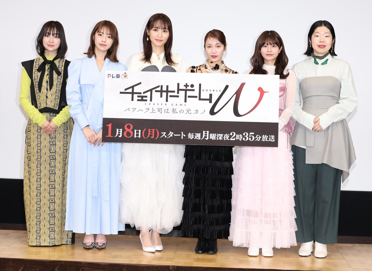 ドラマ「チェイサーゲームW」の会見を行った、左から花柳のぞみ、菊地姫奈、菅井友香、中村ゆりか、椛島光、うらじぬの（撮影・中島郁夫）