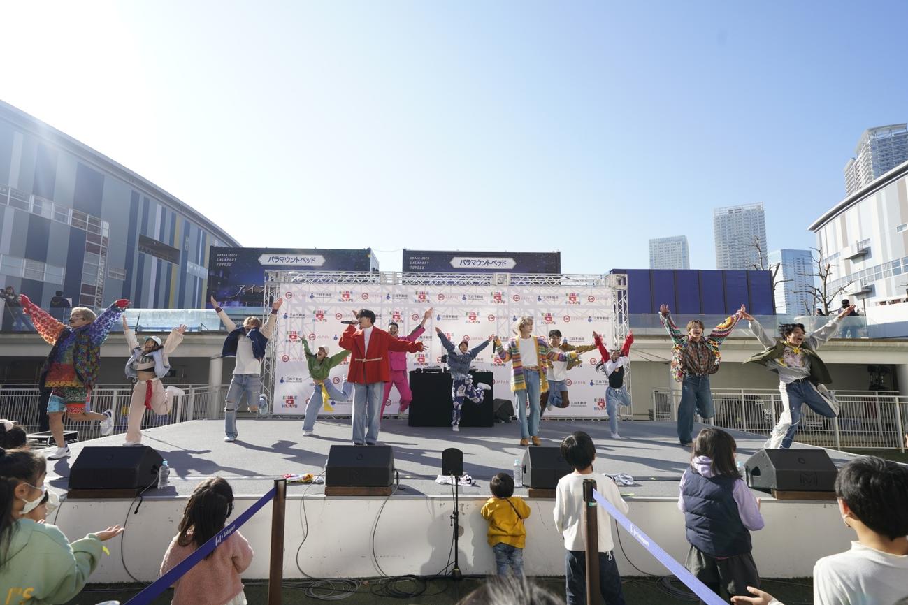 新曲「MORNING SUN」の発売記念イベントを行ったEXILE B HAPPY