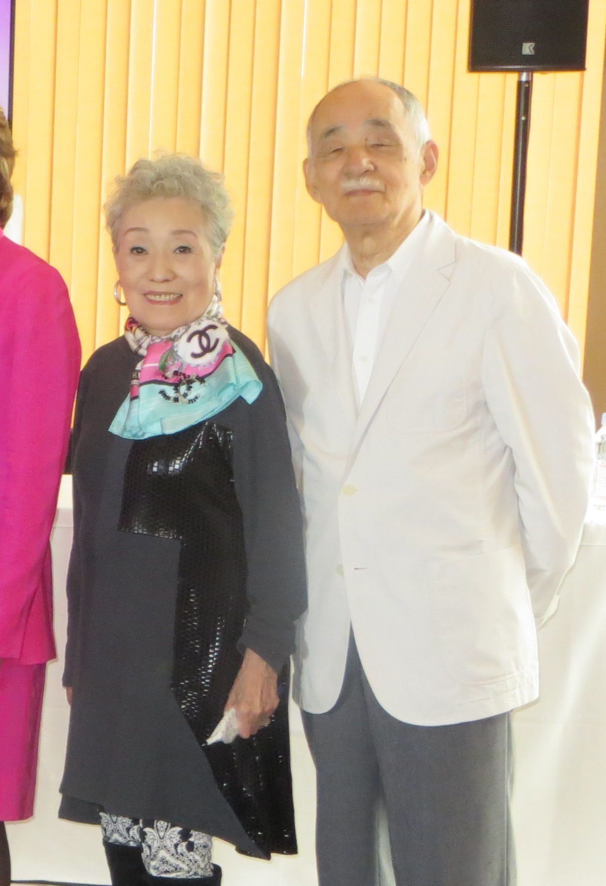 会見に出席した中村メイコさん（左）と夫の神津善行氏（17年9月撮影）