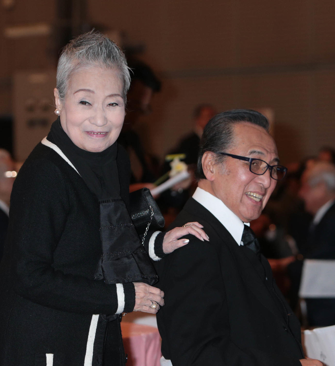 高峰秀子さんをしのぶ会に出席した中村メイコさんと宝田明さん（12月3月撮影）