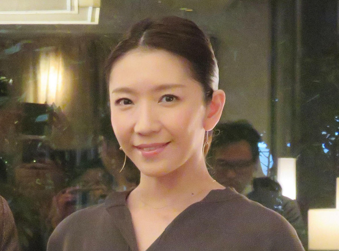 瀬奈じゅん（19年12月撮影）