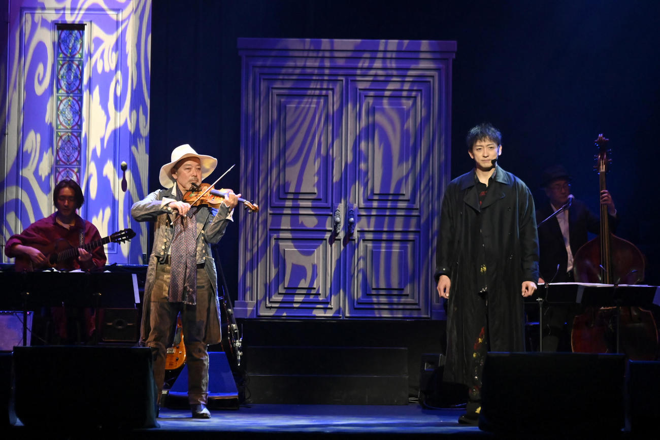 山本耕史（右）と古澤巌によるコンサートツアー「DANDYISM BANQUET 2」が始まった
