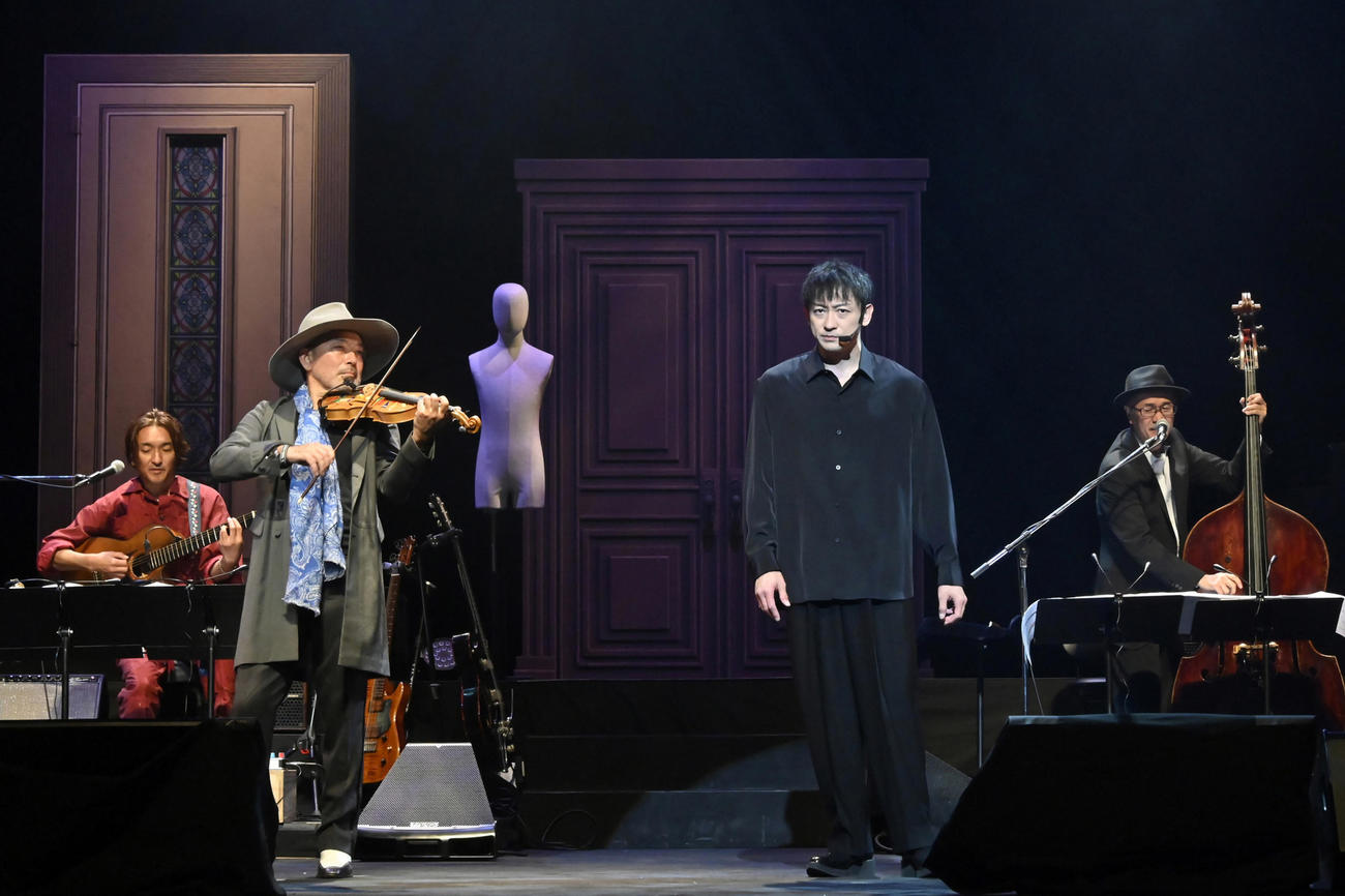 山本耕史（右）と古澤巌によるコンサートツアー「DANDYISM BANQUET 2」が始まった