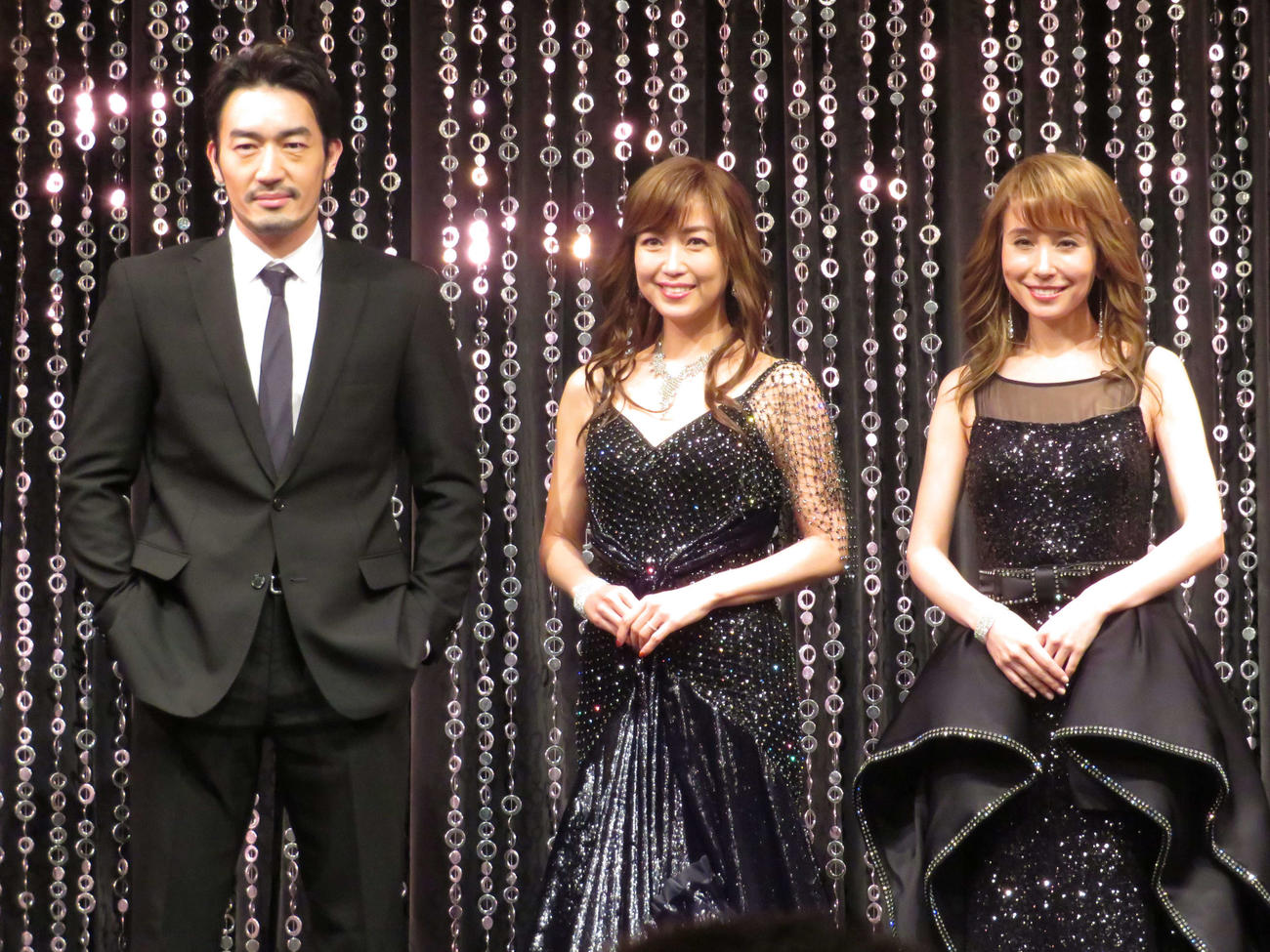 「ボディガード」制作発表会見に出席した左から大谷亮平、新妻聖子、May J.