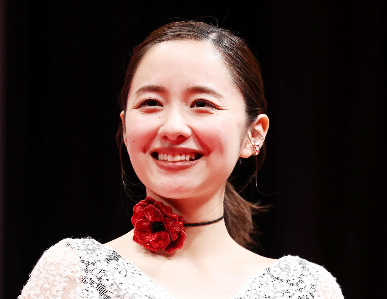 堀田真由（2023年11月撮影）