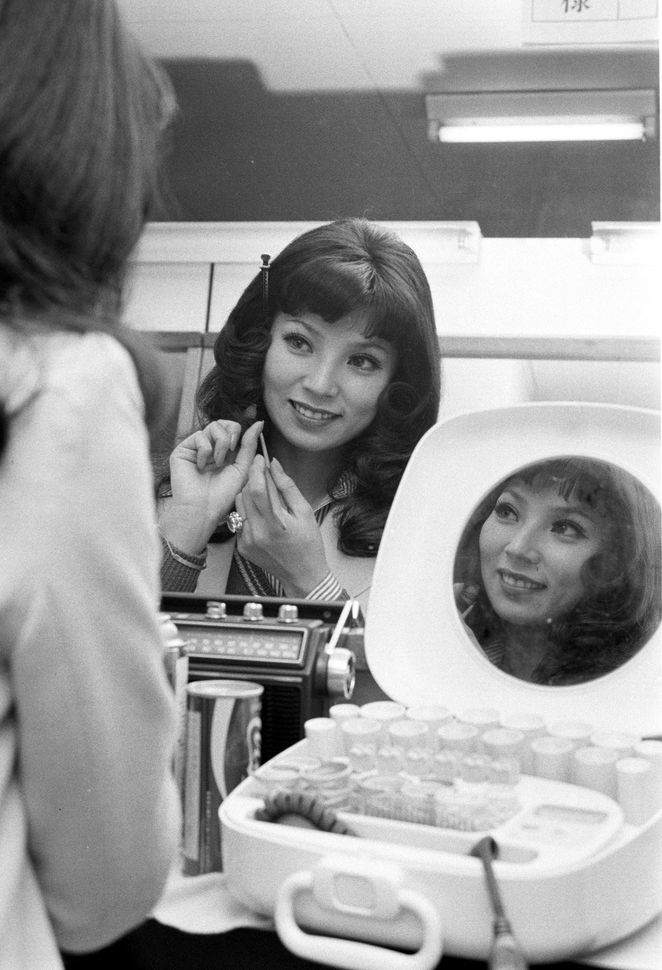 「私はマイペースですけど」という八代亜紀さん（74年1月撮影）