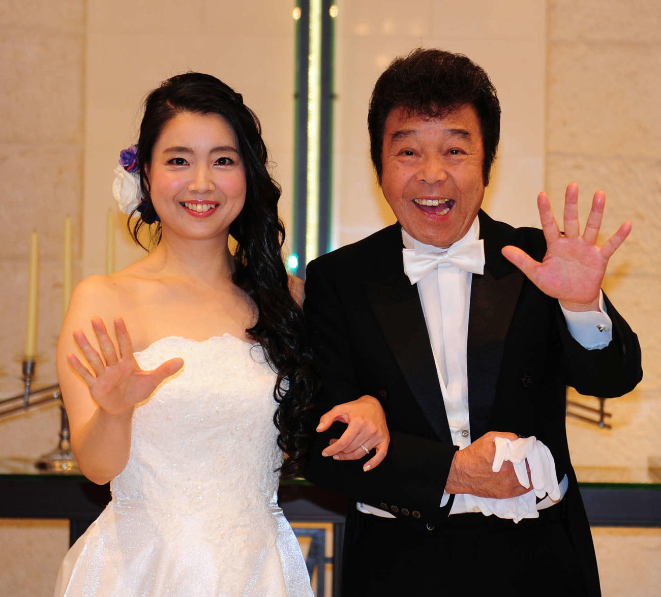 新妻みなこさんと冠二郎さん（2016年8月撮影）