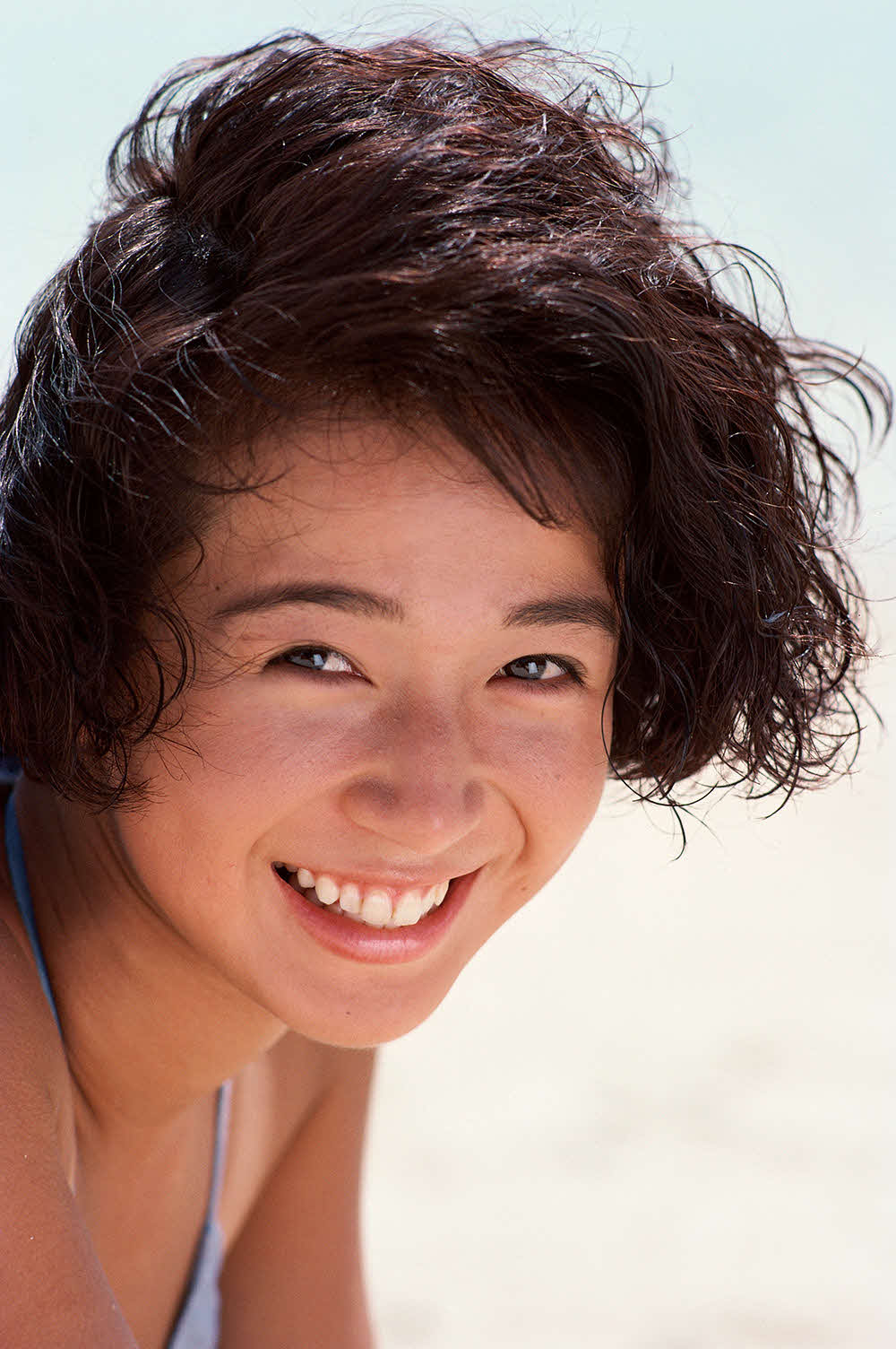 「小栗香織35th Anniversary写真集チャーミング　1988－2004」の表紙カット