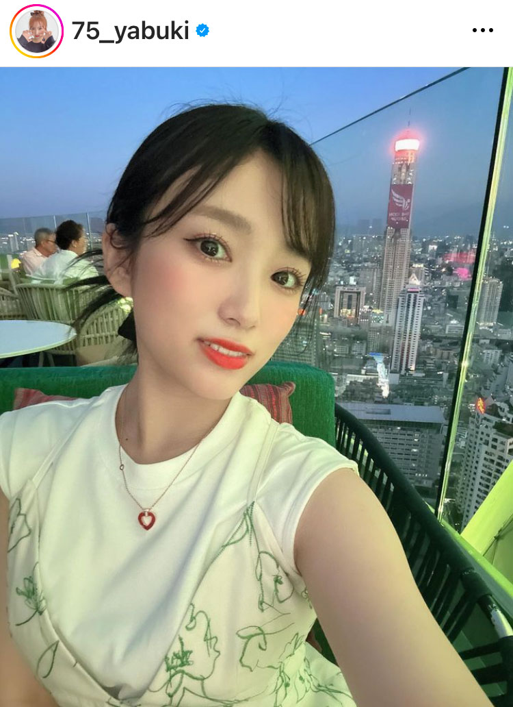 矢吹奈子のインスタグラムから