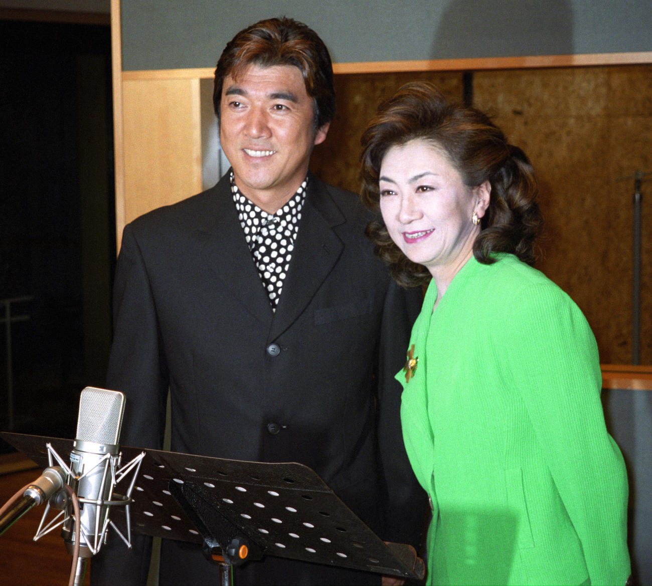 新曲「東京しのび会い」公開レコーディング　初デュエットした小金沢昇司さんと大月みやこ（1999年10月撮影）