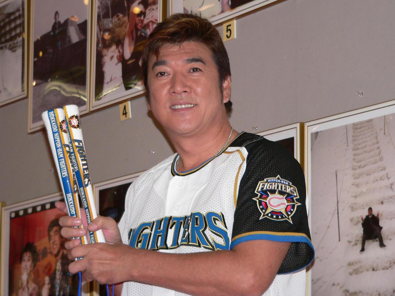 デビュー20周年コンサートを開いた小金沢昇司さん（2007年10月撮影）