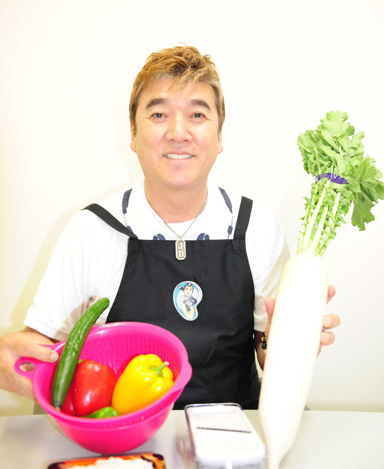 簡単に作れる料理3品を素早く作ってみせた小金沢昇司