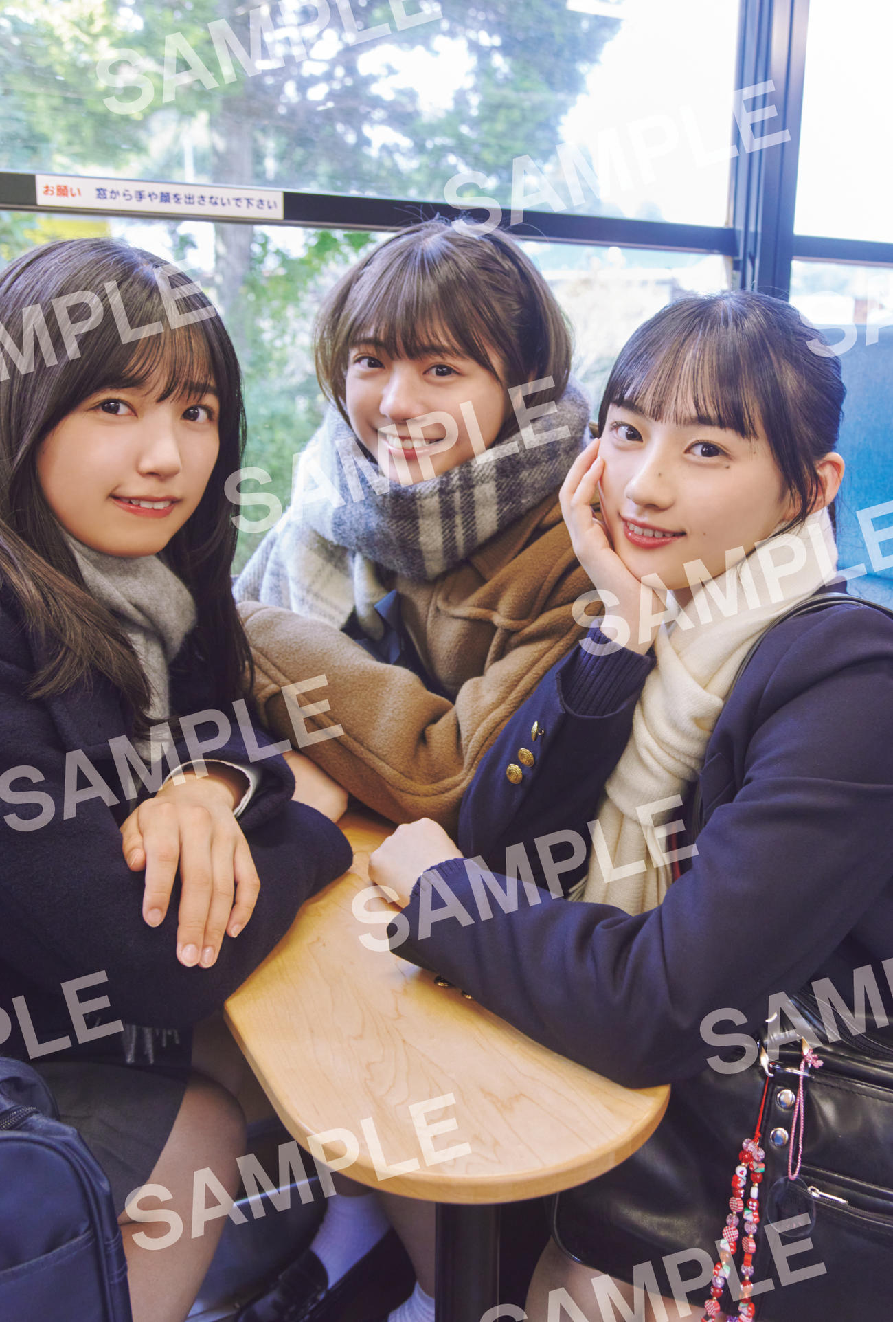 乃木坂46の5期生写真集「あの頃、乃木坂にいた」の特典ポストカード
