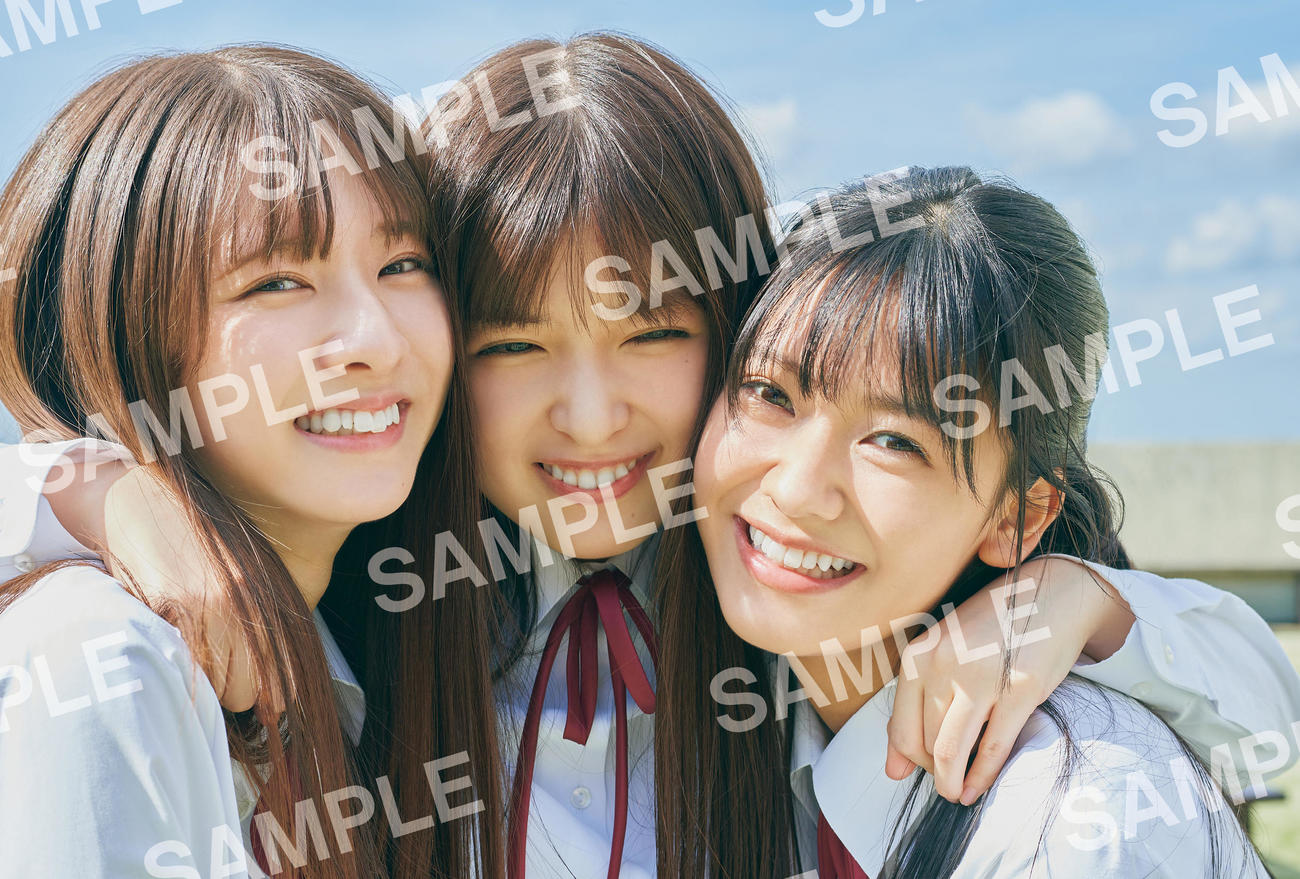 乃木坂46の5期生写真集「あの頃、乃木坂にいた」の特典ポストカード