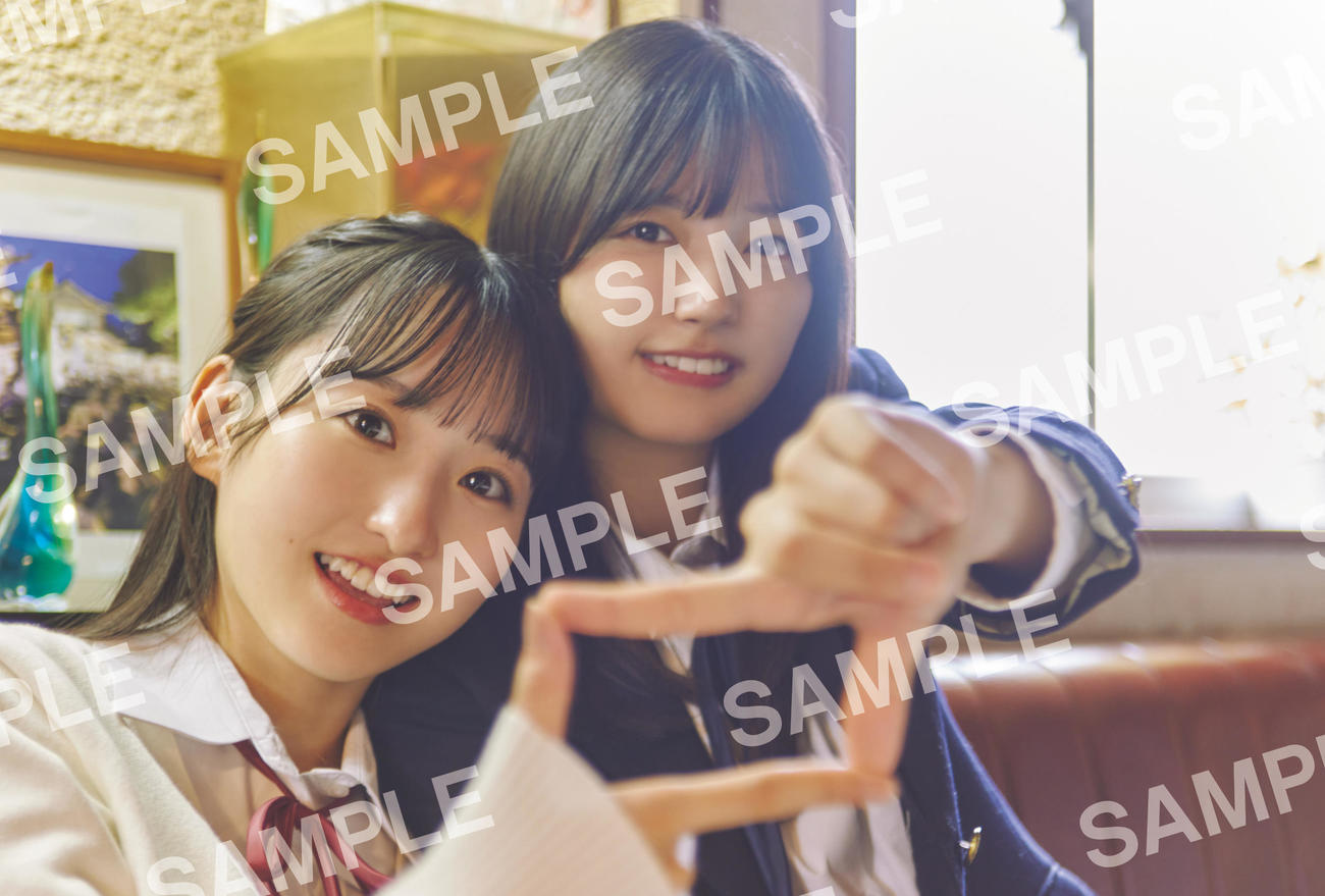 乃木坂46の5期生写真集「あの頃、乃木坂にいた」の特典ポストカード