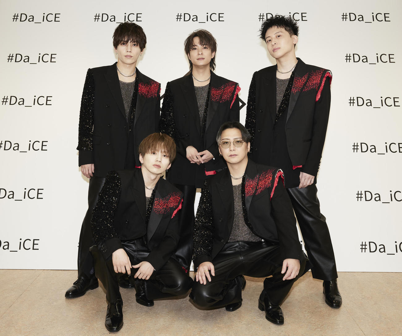 メジャーデビュー10周年ライブを開催したDa－iCE。前列左から花村想太、大野雄大。後列左から岩岡徹、和田颯、工藤大輝
