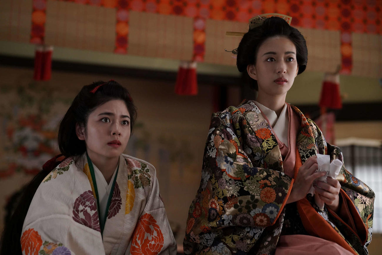 フジテレビ系「大奥」に出演する小芝風花、森川葵(C)フジテレビ