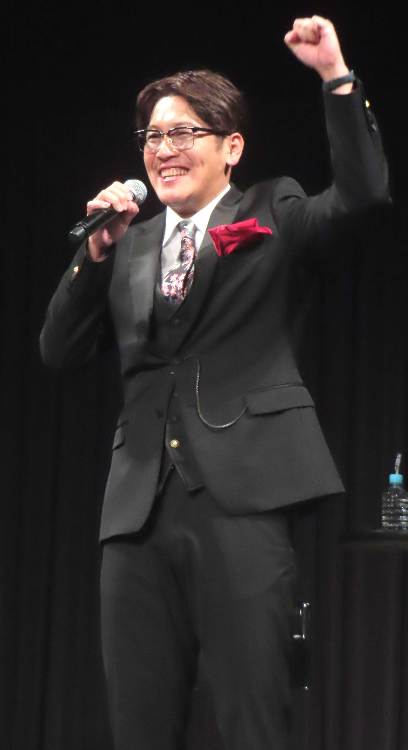 「龍が如く8」完成披露会に登壇した中谷一博