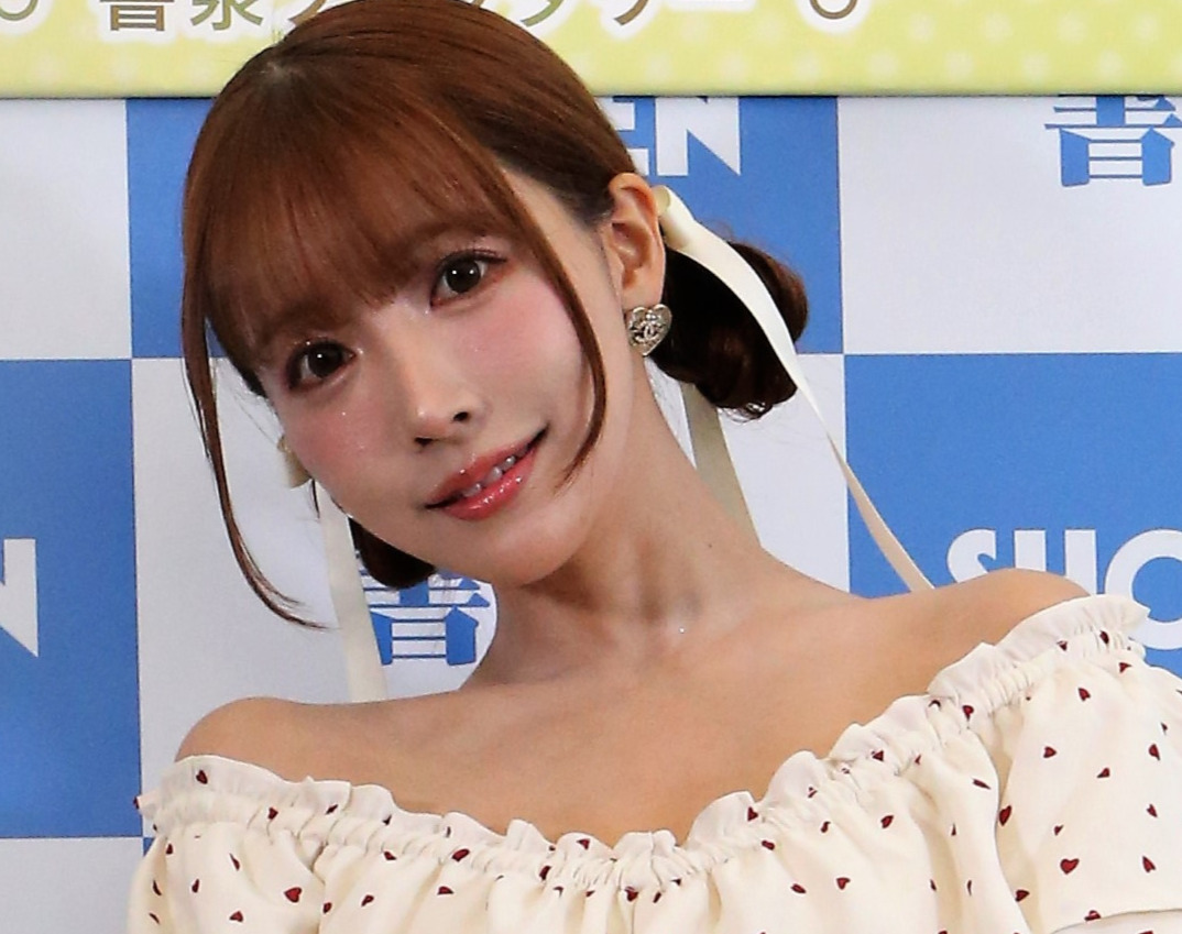 三上悠亜（2023年8月撮影）