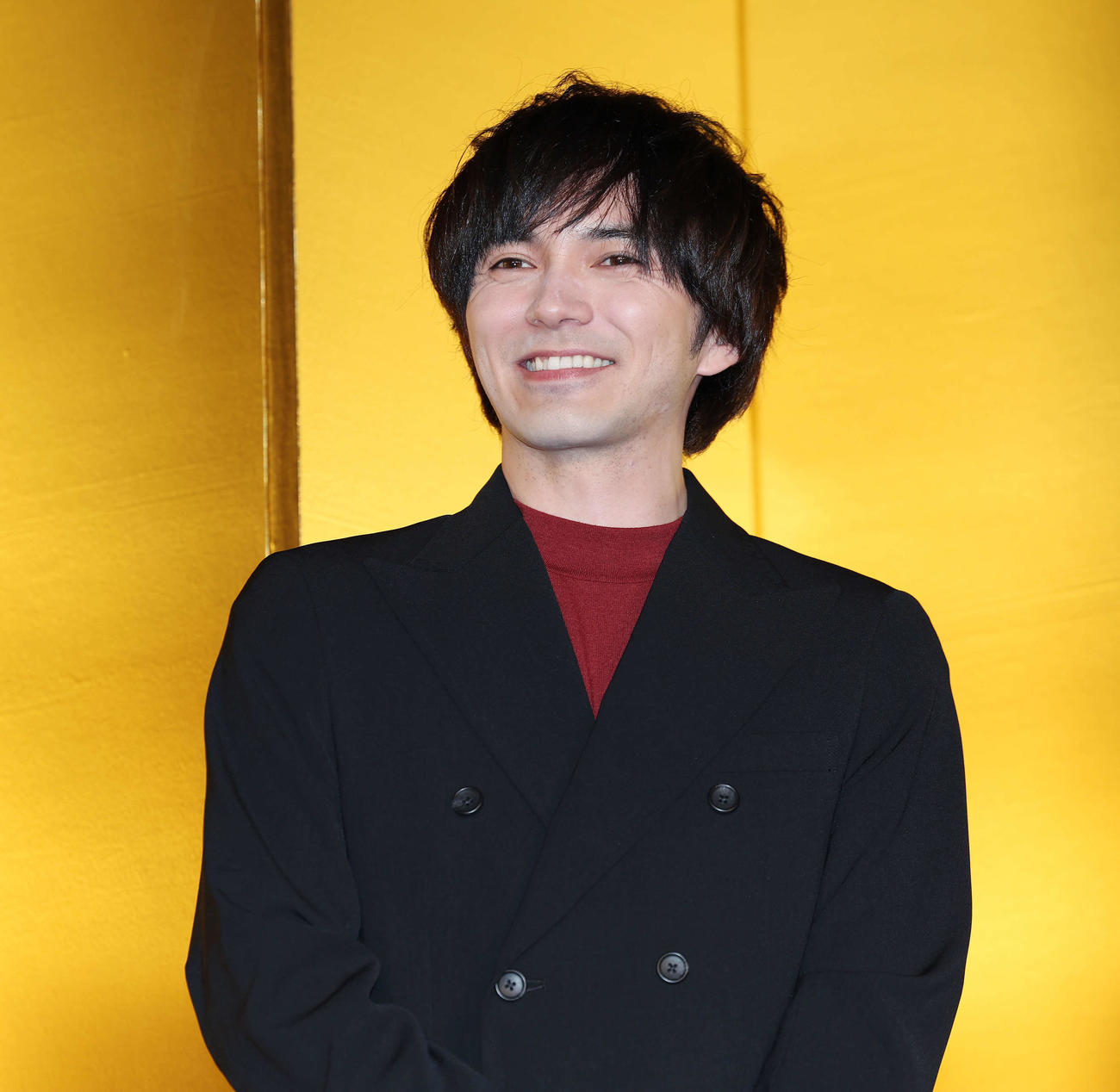 映画「身代わり忠臣蔵」完成披露試写会で笑顔を見せる林遣都（撮影・宮地輝）
