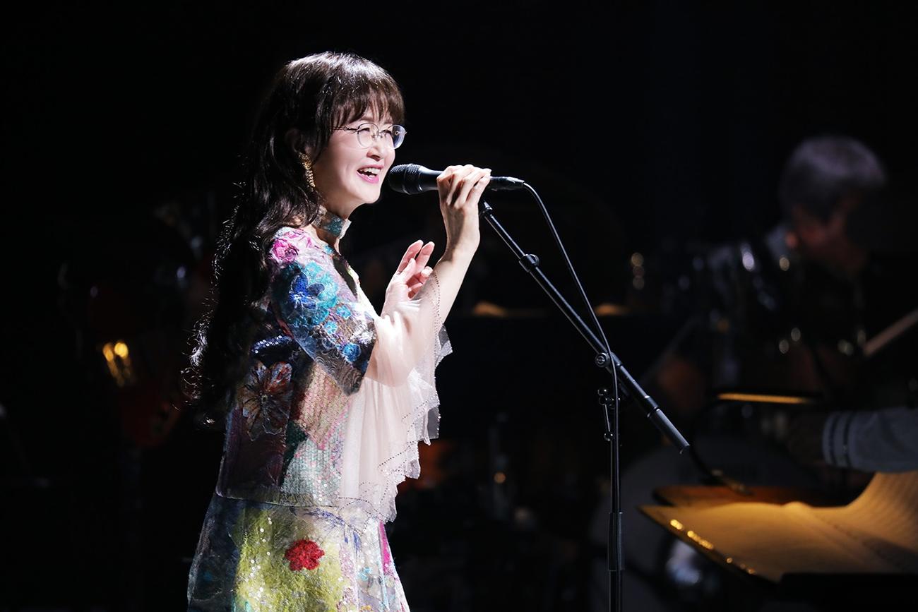 4年ぶりのコンサートを開幕した中島みゆき