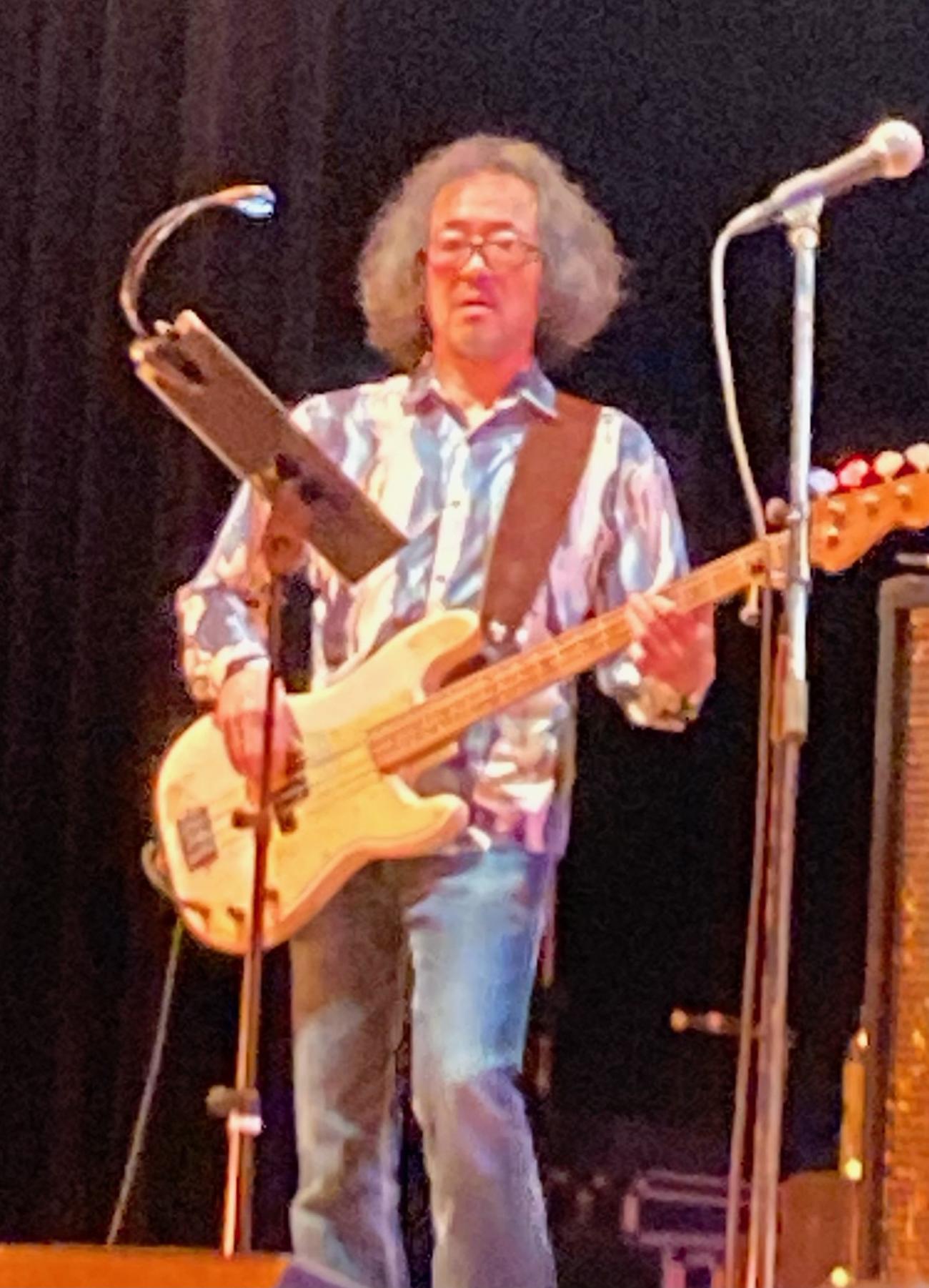 40周年記念ツアーの東京公演を行ったカーネーションの大田譲