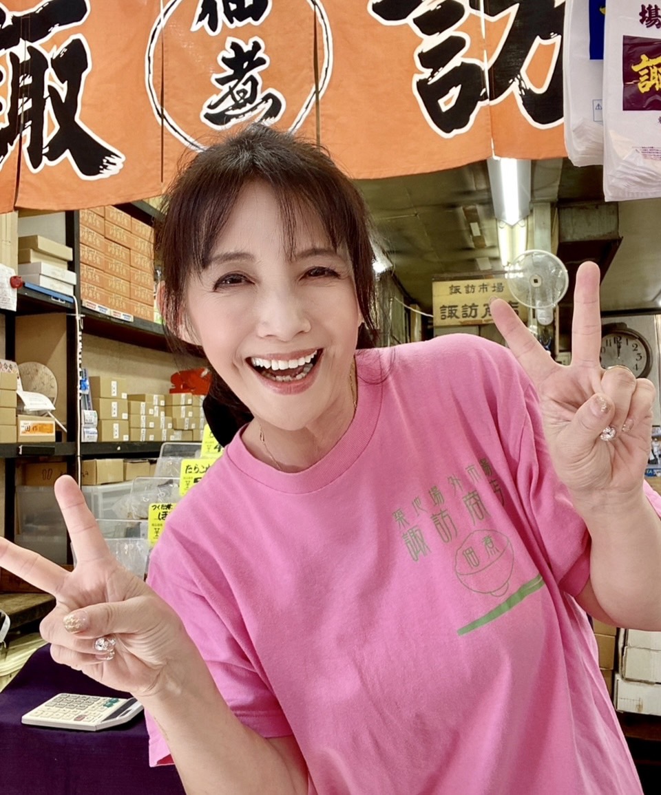 東京・築地のつくだ煮店「諏訪商店」の5代目女将としても活躍する牧野美千子