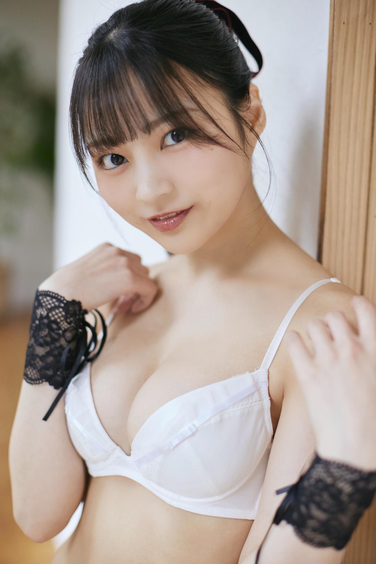 「ヤングガンガン」でグラビアを飾っている＃ババババンビ宇咲（C）撮影／フジシロタカノリ