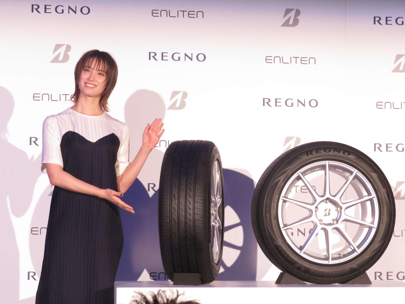 「REGNO GR－X3」新商品発表会に出席したトラウデン直美