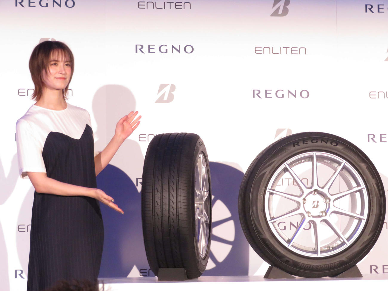 「REGNO GR－X3」新商品発表会に出席したトラウデン直美