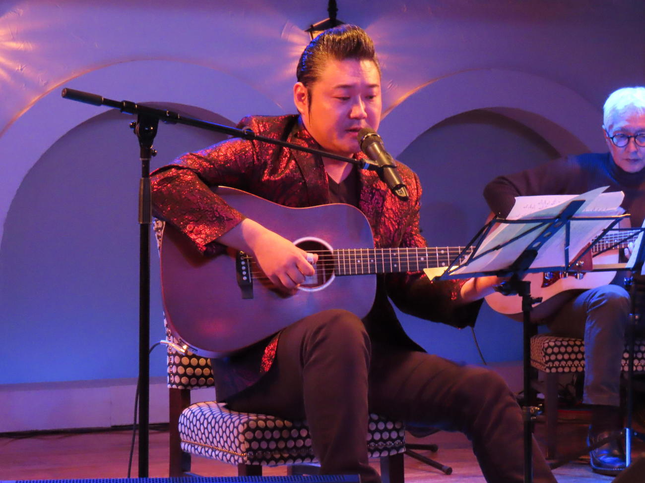 ライブを開催した村木弾（撮影・横山慧）