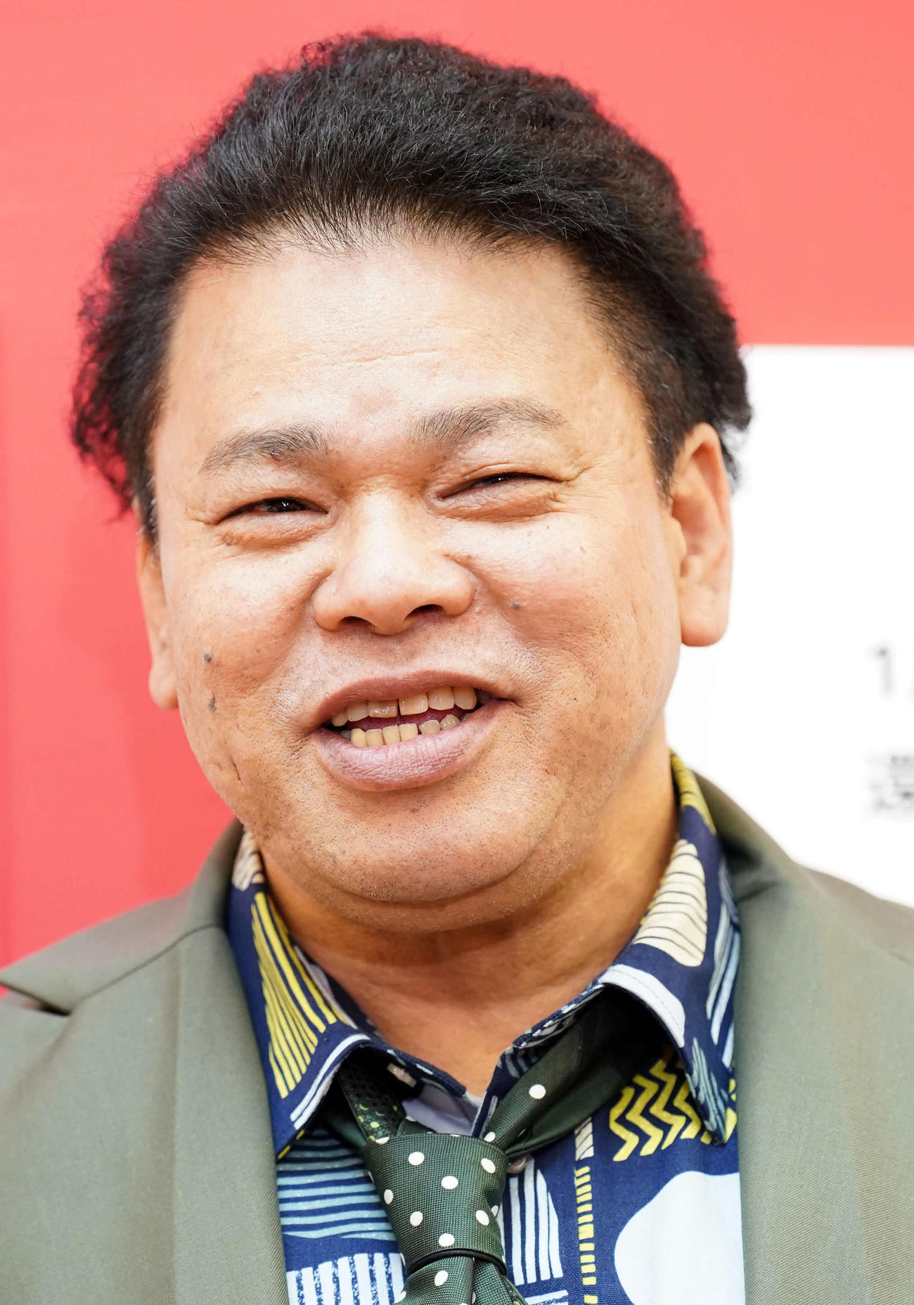 囲み取材で笑顔を見せるジミー大西（撮影・たえ見朱実）