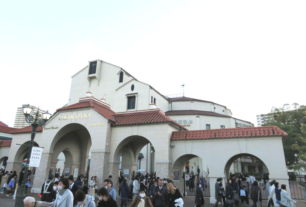 宝塚大劇場（2023年12月撮影）