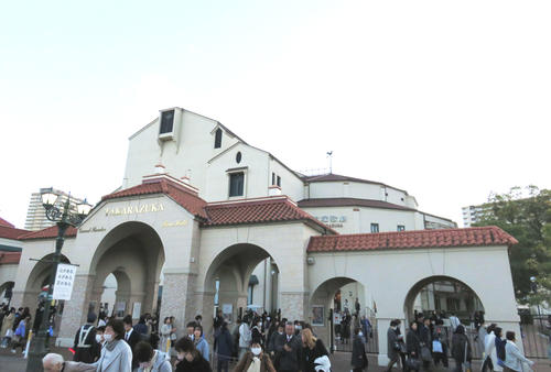 宝塚大劇場（2023年12月撮影）