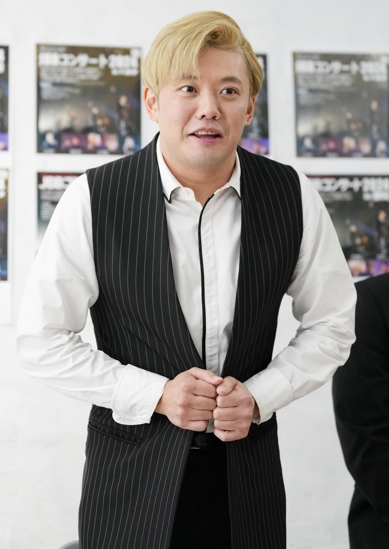 「JBBコンサートツアー2024」合同取材会に臨むJBBの藤岡正明（撮影・鈴木みどり）