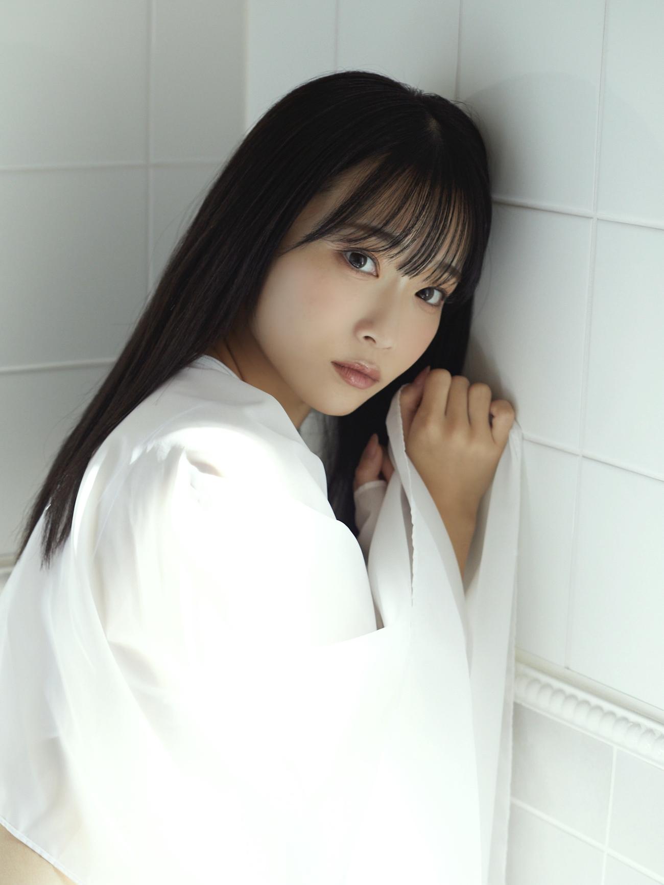 「週刊プレイボーイ」でグラビアを飾っている＃ババババンビ岸みゆ（C）集英社／週刊プレイボーイ／撮影・大辻隆広