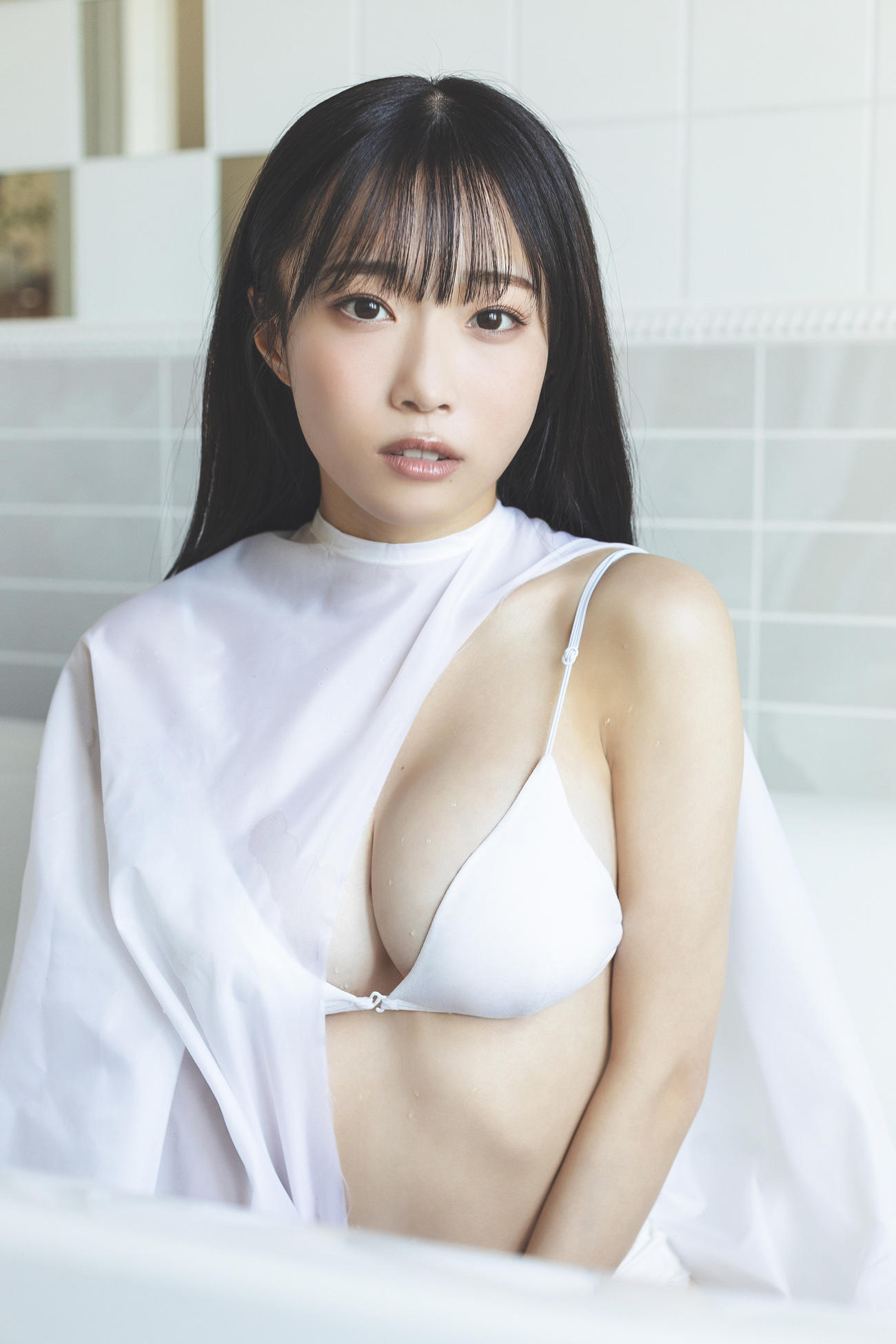「週刊プレイボーイ」でグラビアを飾っている＃ババババンビ岸みゆ（C）集英社／週刊プレイボーイ／撮影・大辻隆広