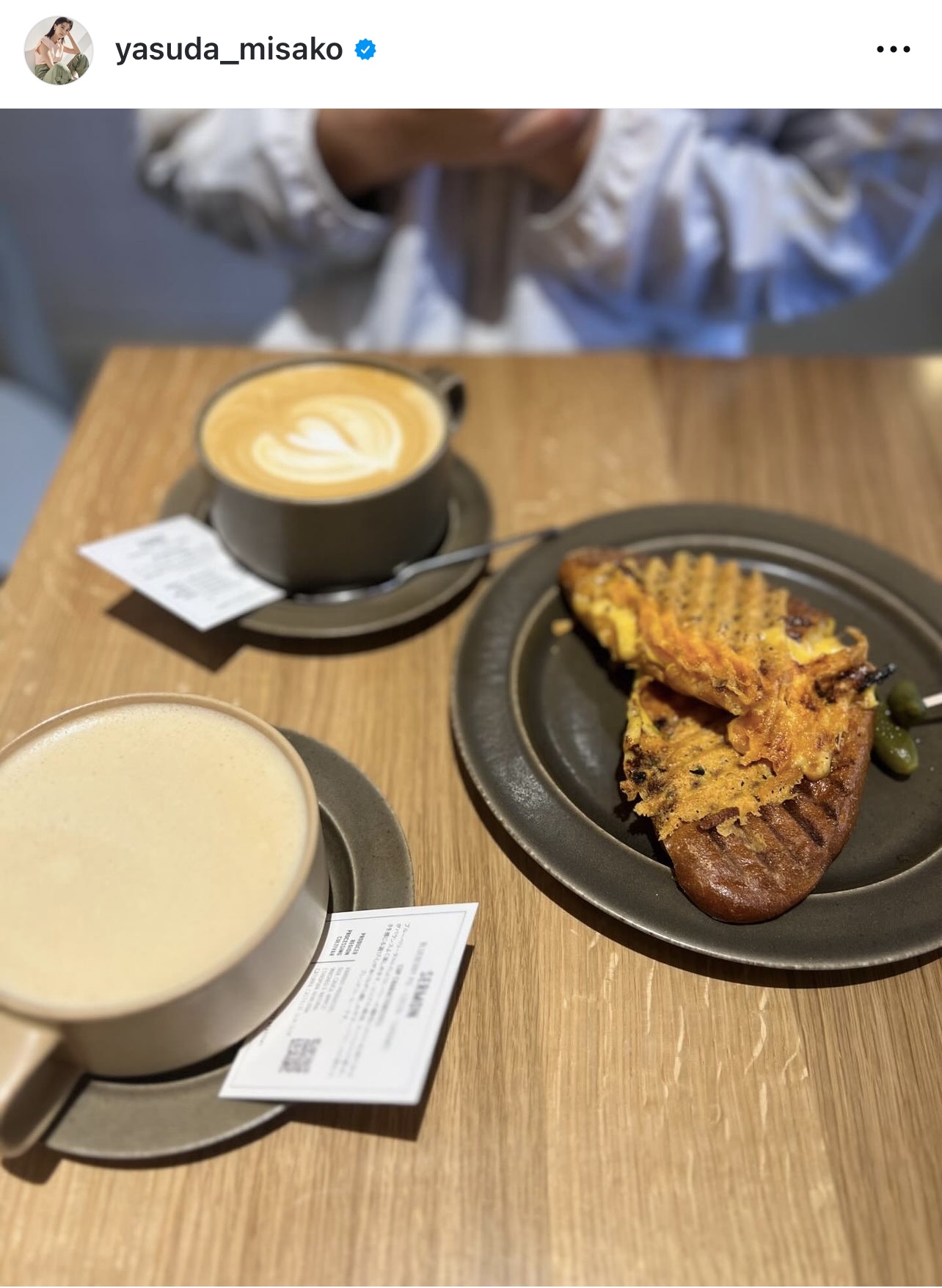 カフェでブランチ（安田美沙子のインスタグラムから）