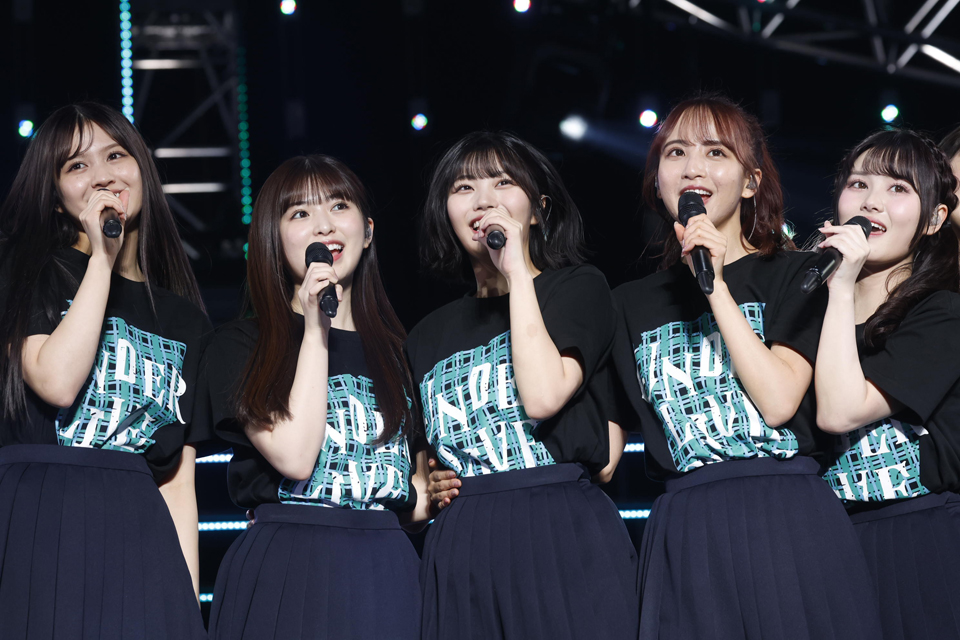 「34thSGアンダーライブ」を開催した乃木坂46。左から中村麗乃、小川彩、中西アルノ、佐藤楓、伊藤理々杏