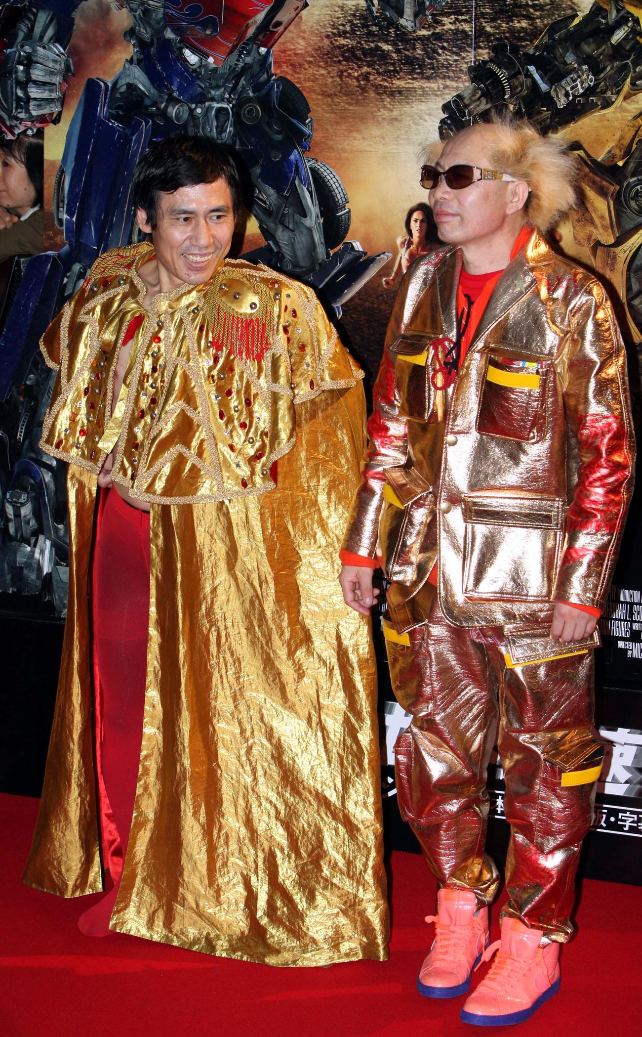 映画「トランスフォーマー／リベンジ」のワールドプレミアにゲスト出演したエスパー伊東さん（左）と電撃ネットワークの南部虎弾さん（2009年6月撮影）