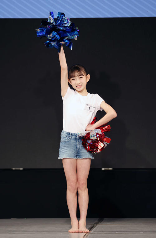 「TGC AUDITION 2024」公開ドラフト会議で自己PRする佐藤ねねさん(撮影・宮地輝)