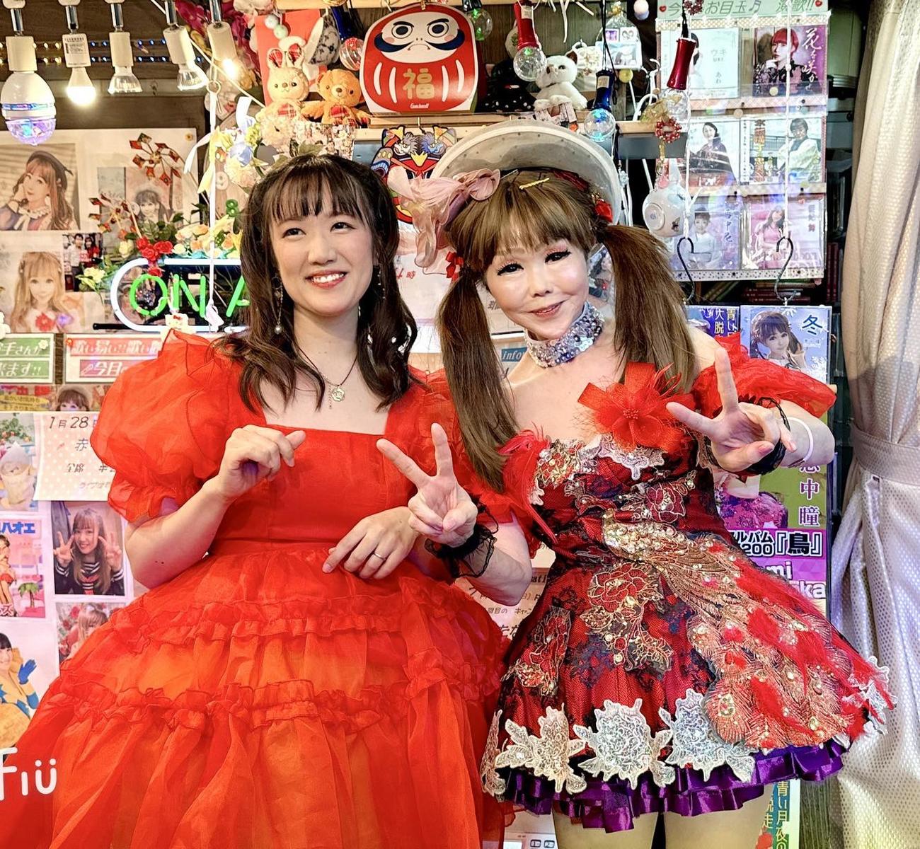 赤ずきんちゃんズのナナちゃん（左）と恵中瞳