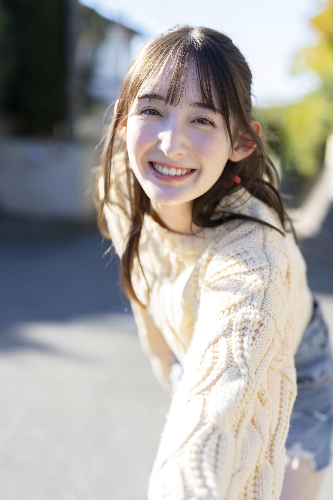 29日発売の「週刊プレイボーイ」でグラビアデビューを飾った菜那セシル（C）唐木貴央