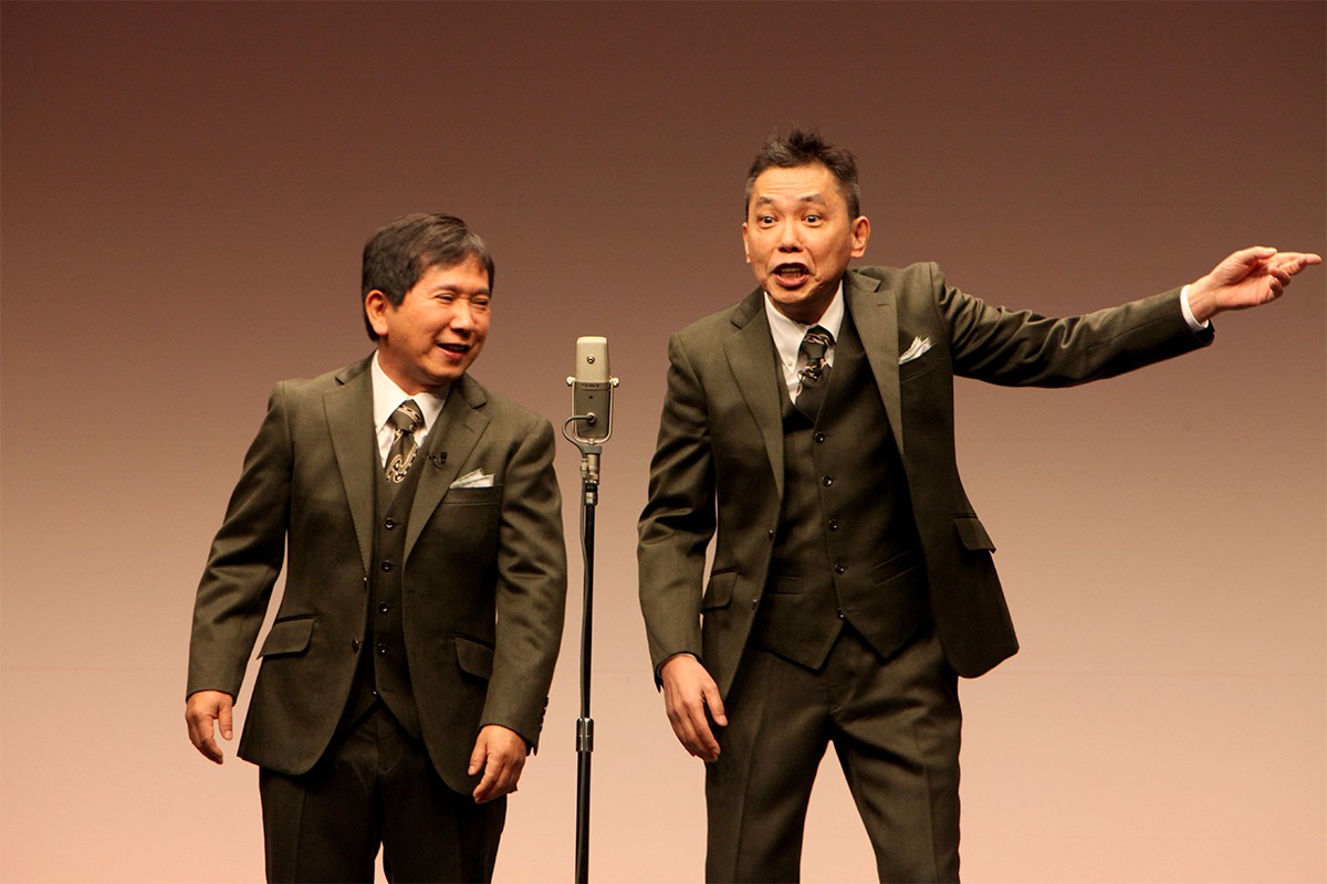 爆笑問題の田中裕二（左）と太田光